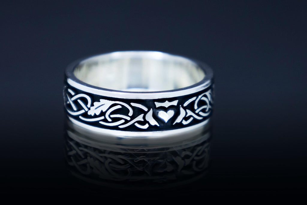 Celtic oak leaves Claddagh, artisan band in sterling silver