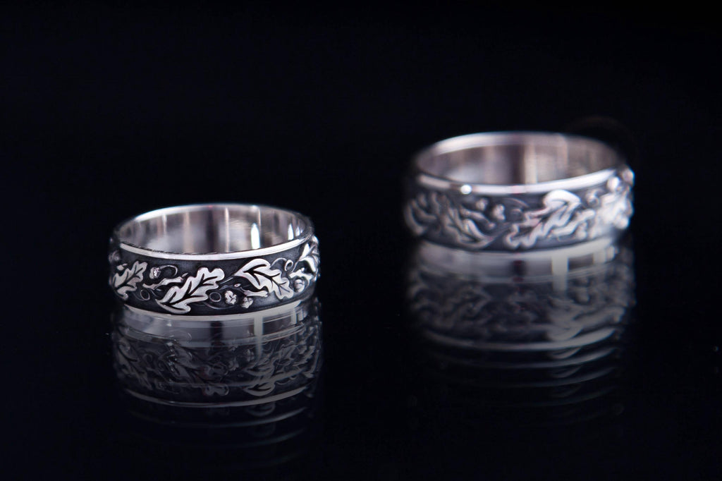 Elven style silver ring with acorn pattern