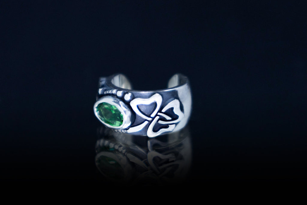 No piercing ear cuff with shamrock design and green stone