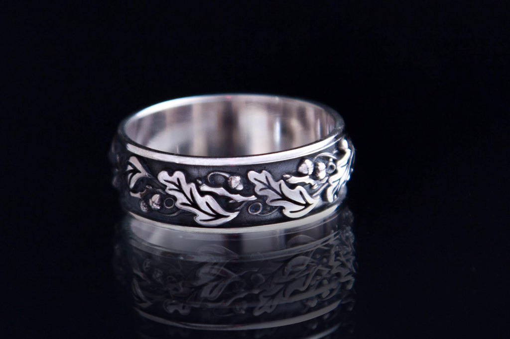 Sterling silver oak and acorn ring with forest relief