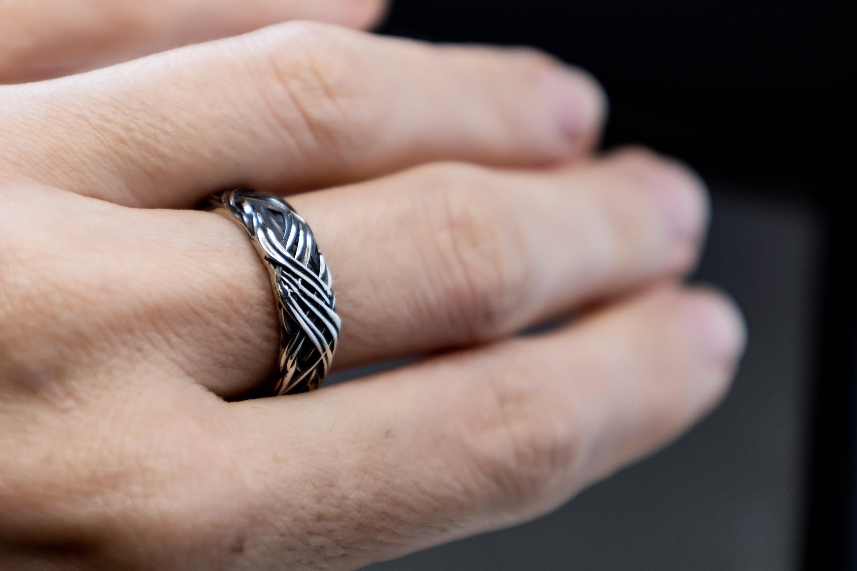 meadow grass pattern silver ring on hand