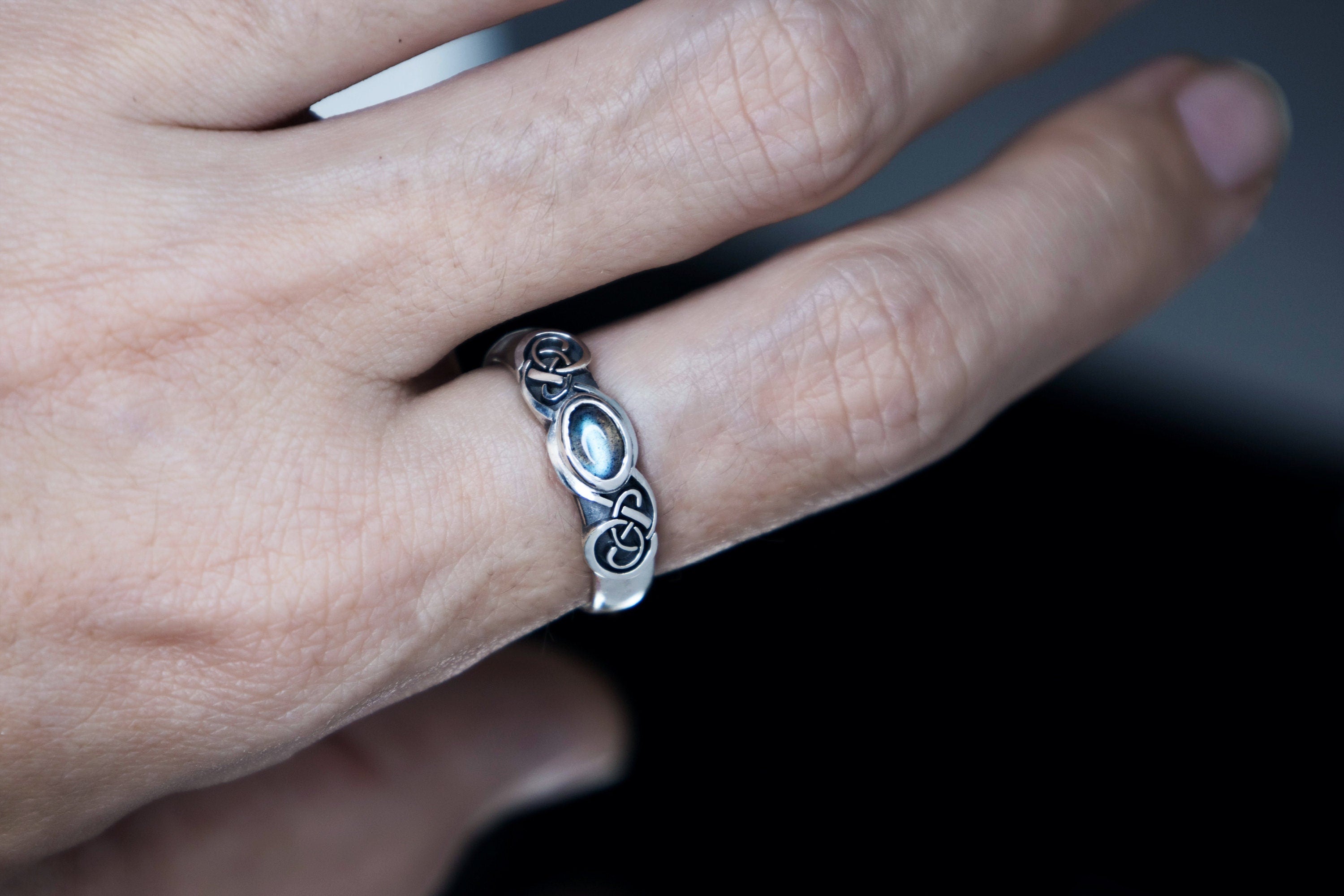 Hand worn Celtic sterling silver labradorite ring
