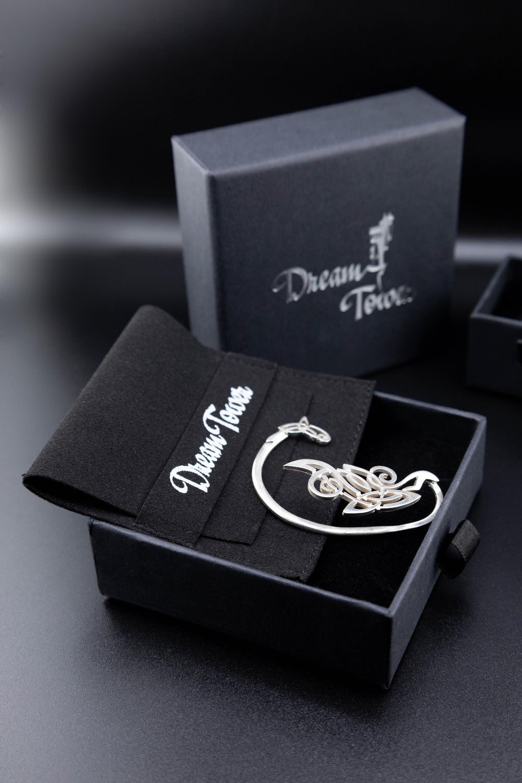 No piercing silver ear cuff with organic flowing lines in gift box