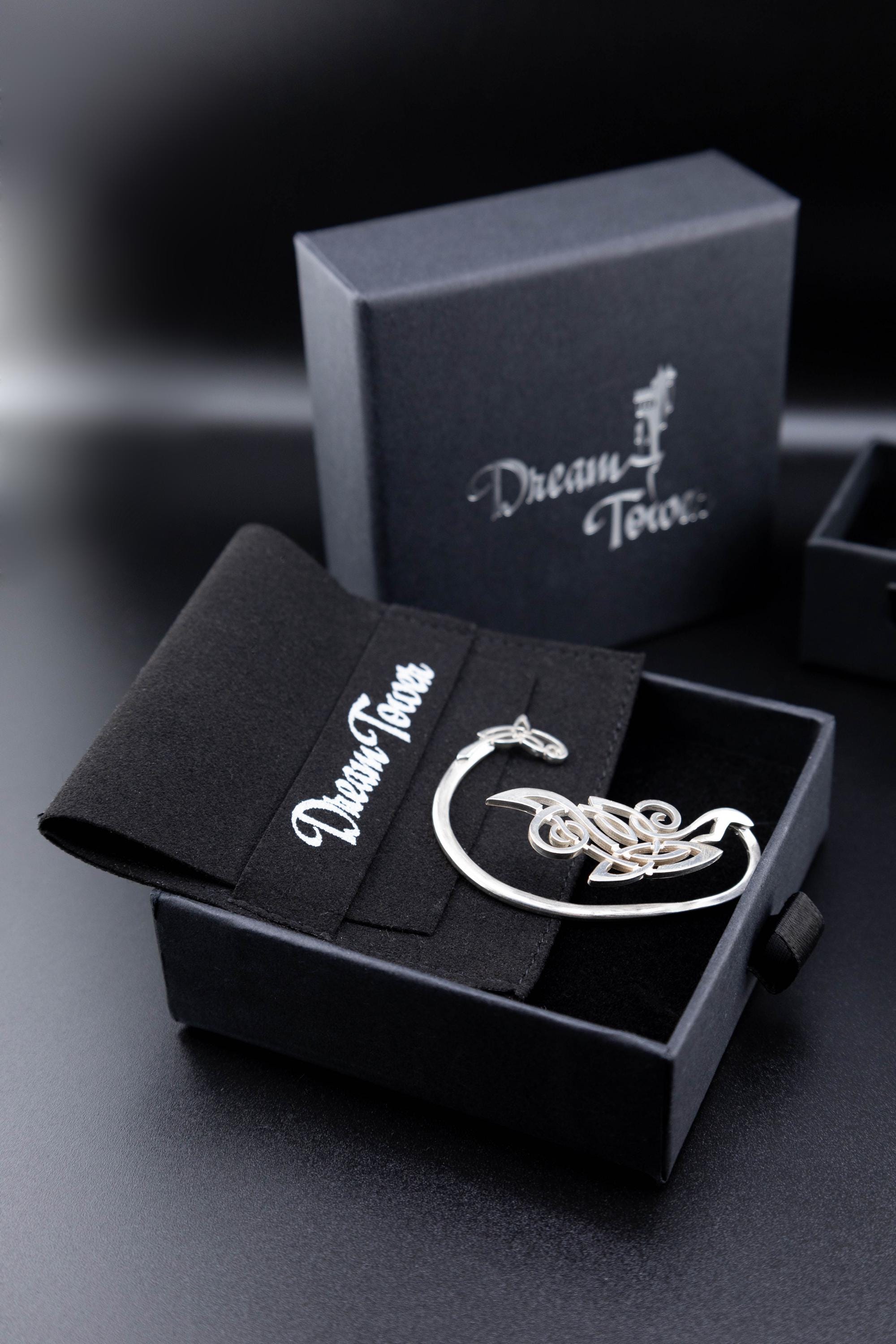 No piercing silver ear cuff with organic flowing lines in gift box