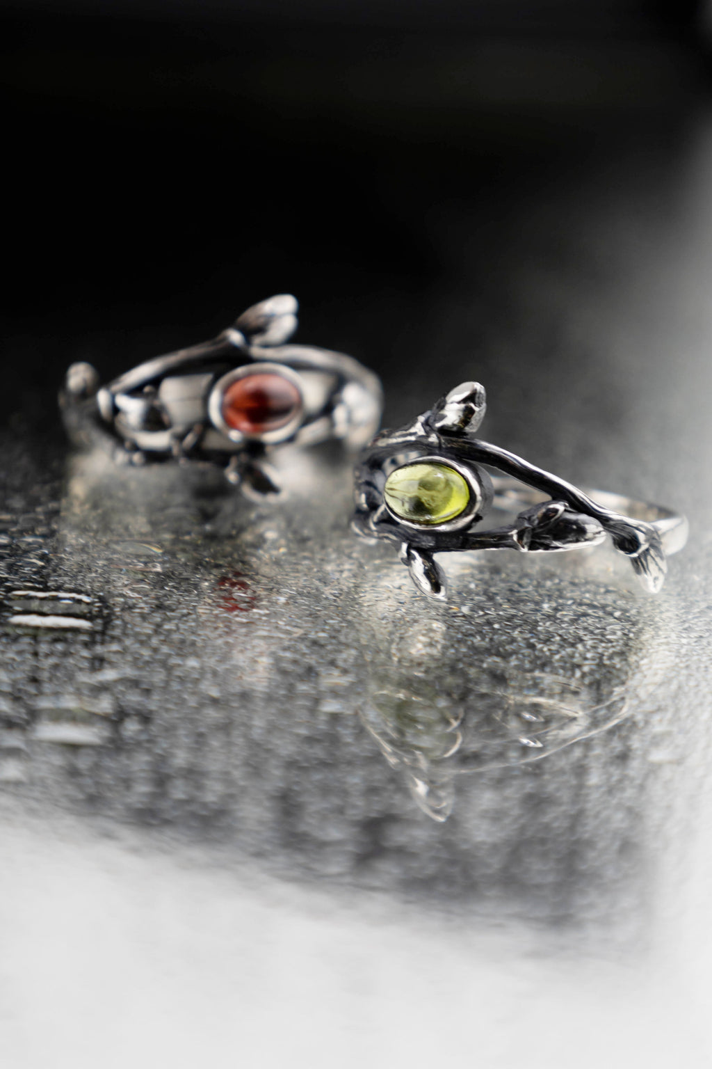 Nature inspired branch ring with peridot gemstone