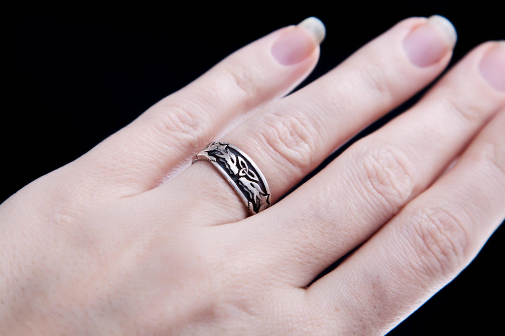 Fantasy ring with Dragons