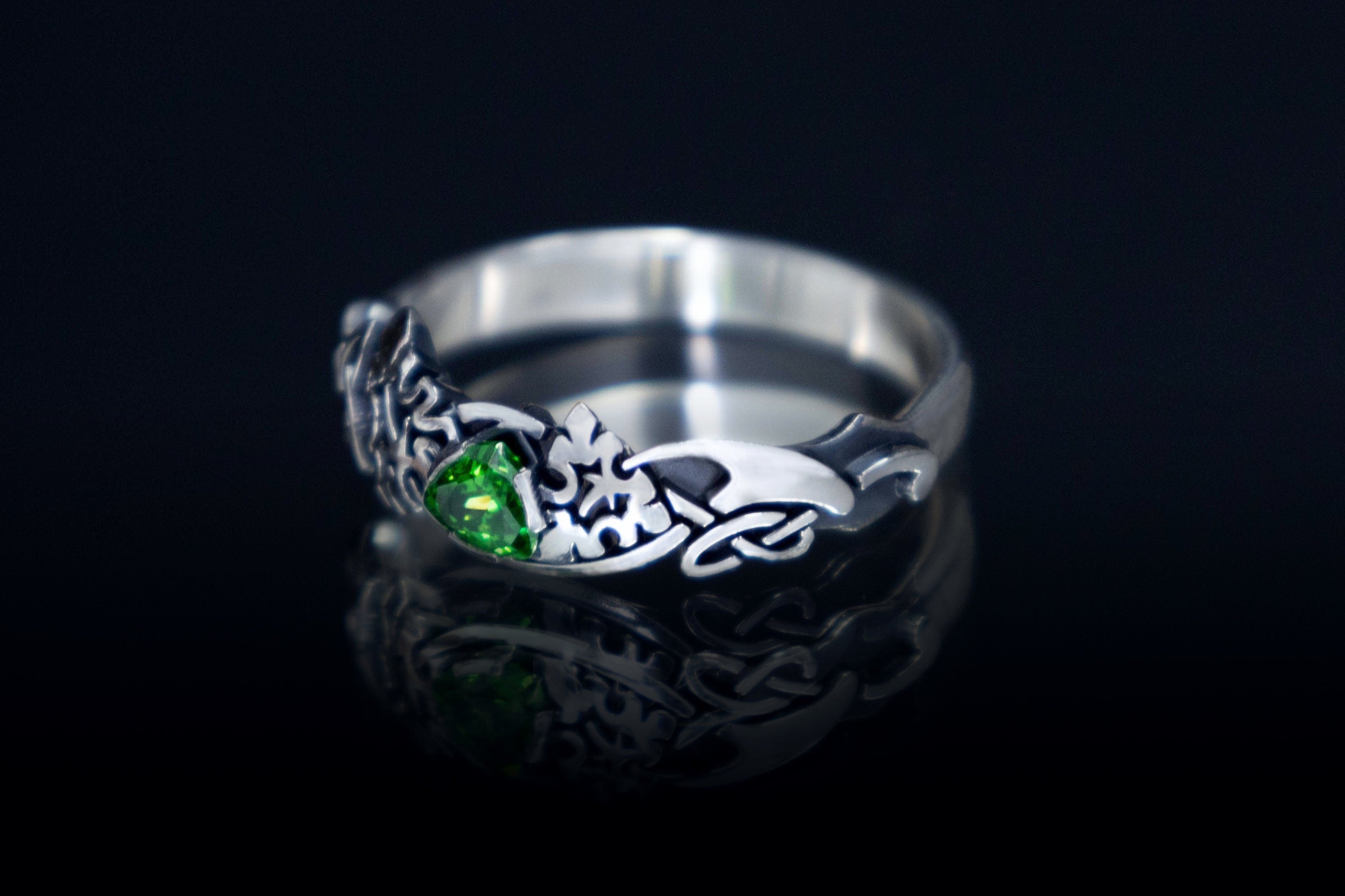 Celtic knot ring with green CZ, Elven fantasy style