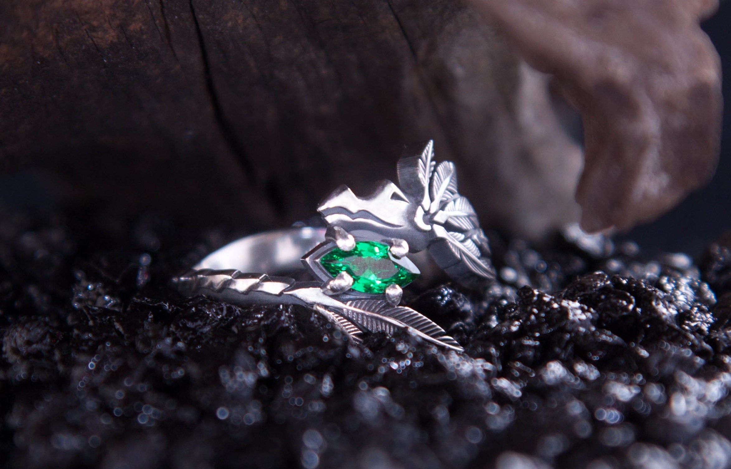 Quetzalcoatl silver ring with green gemstone – handcrafted Aztec jewelry