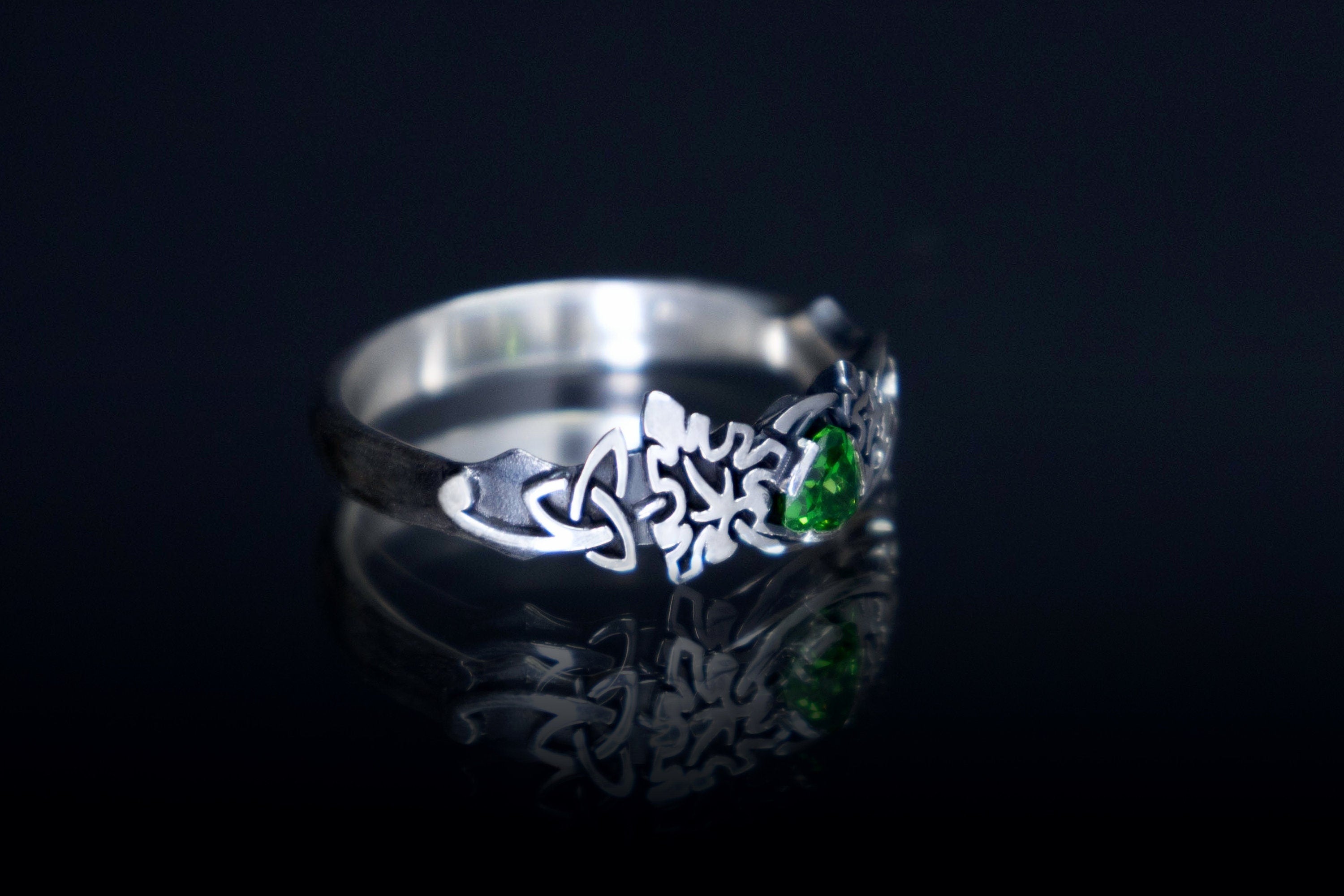 Ivy and celtic knot pattern silver ring, gift for fantasy fan