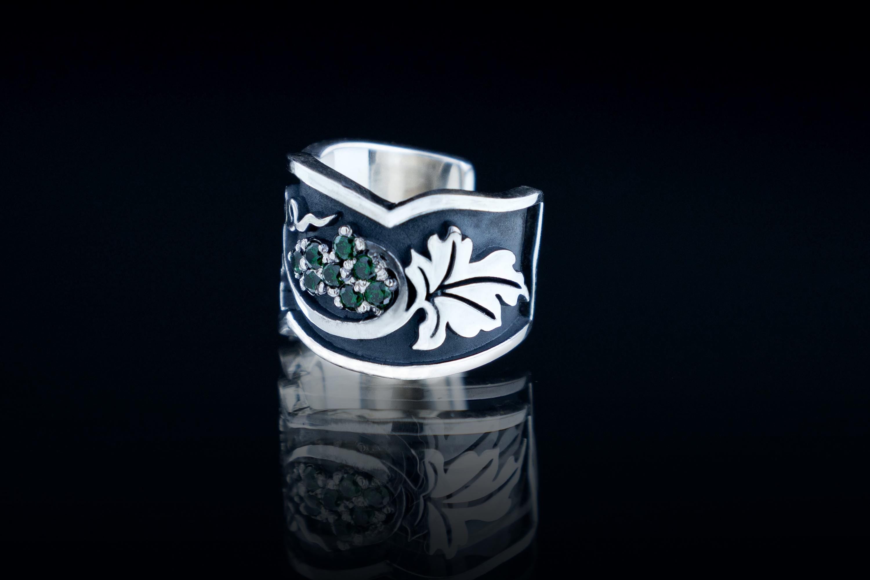 Fantasy elven style silver ear cuff