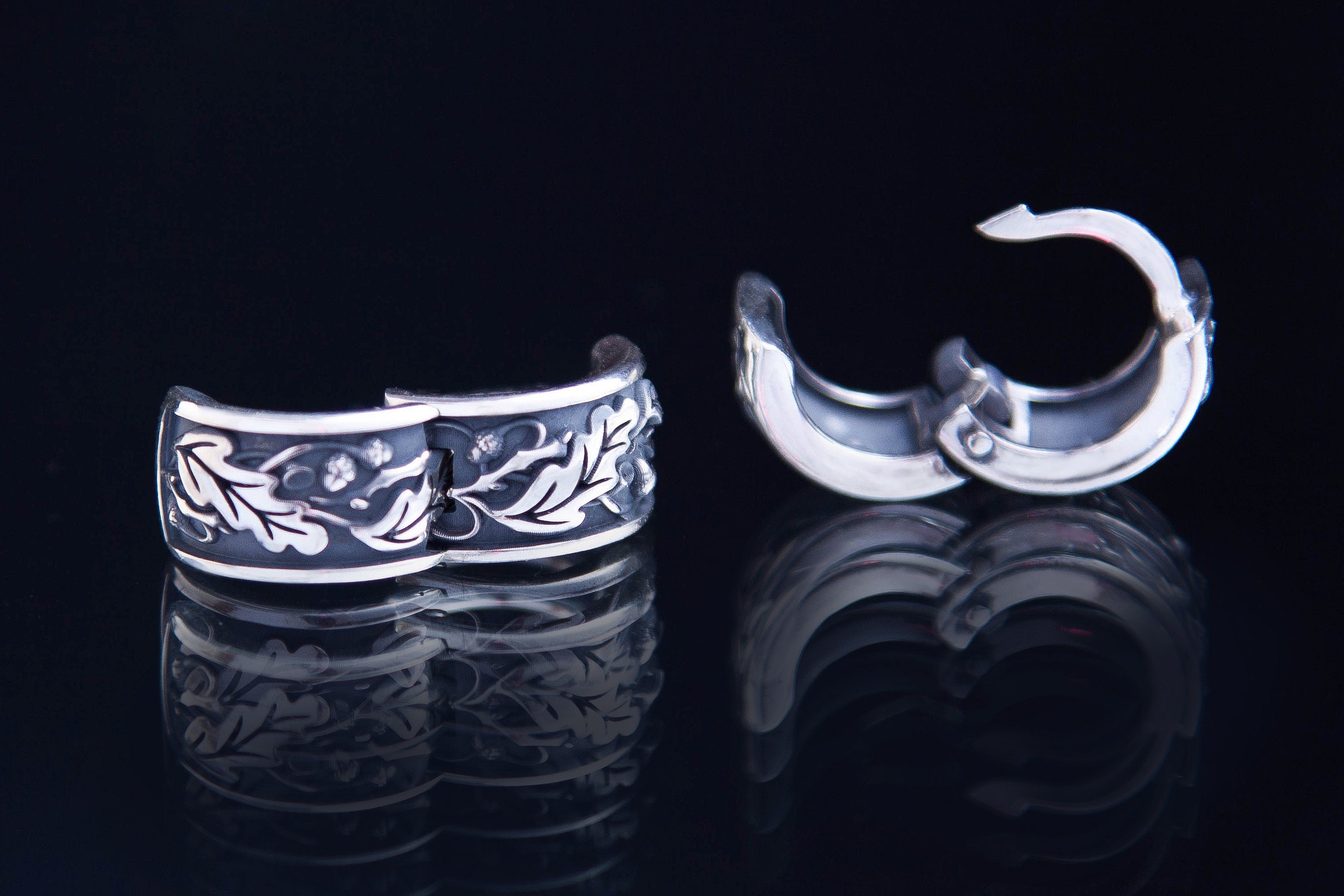 Nature inspired sterling silver oak leaf hoop earrings