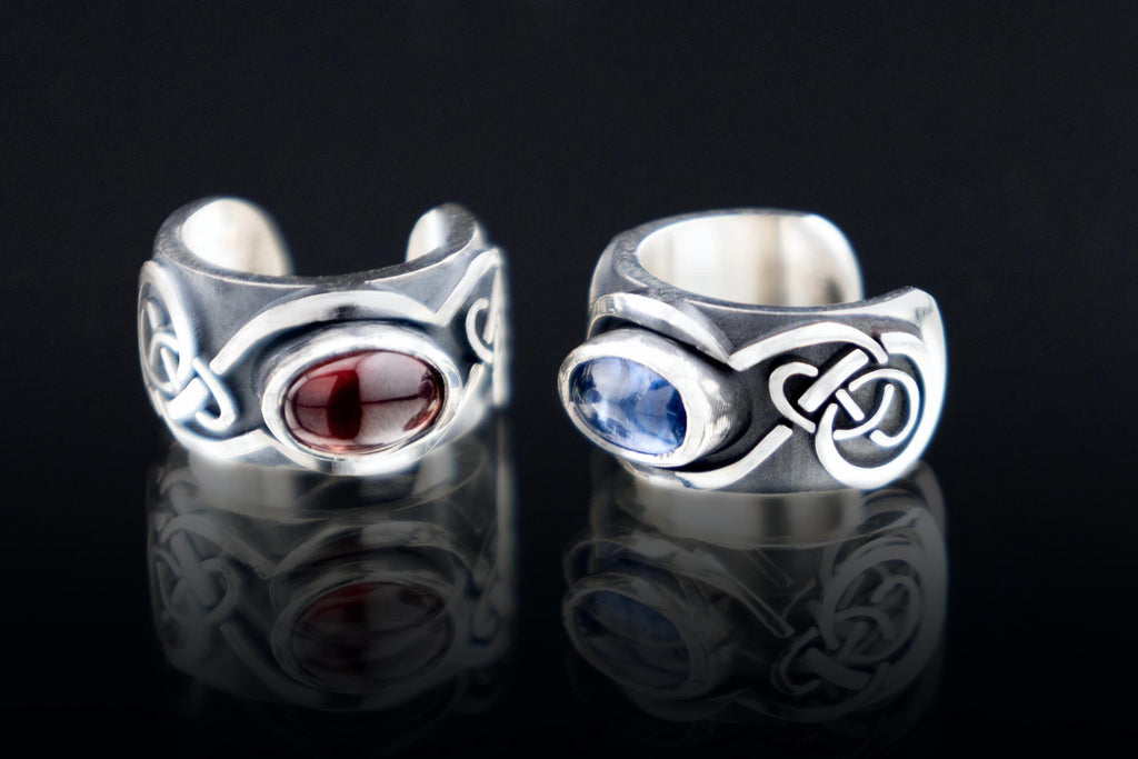 Silver Celtic ear cuff with garnet or kyanite